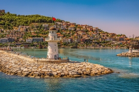 阿拉尼亚港口海岸灯塔摄影图片